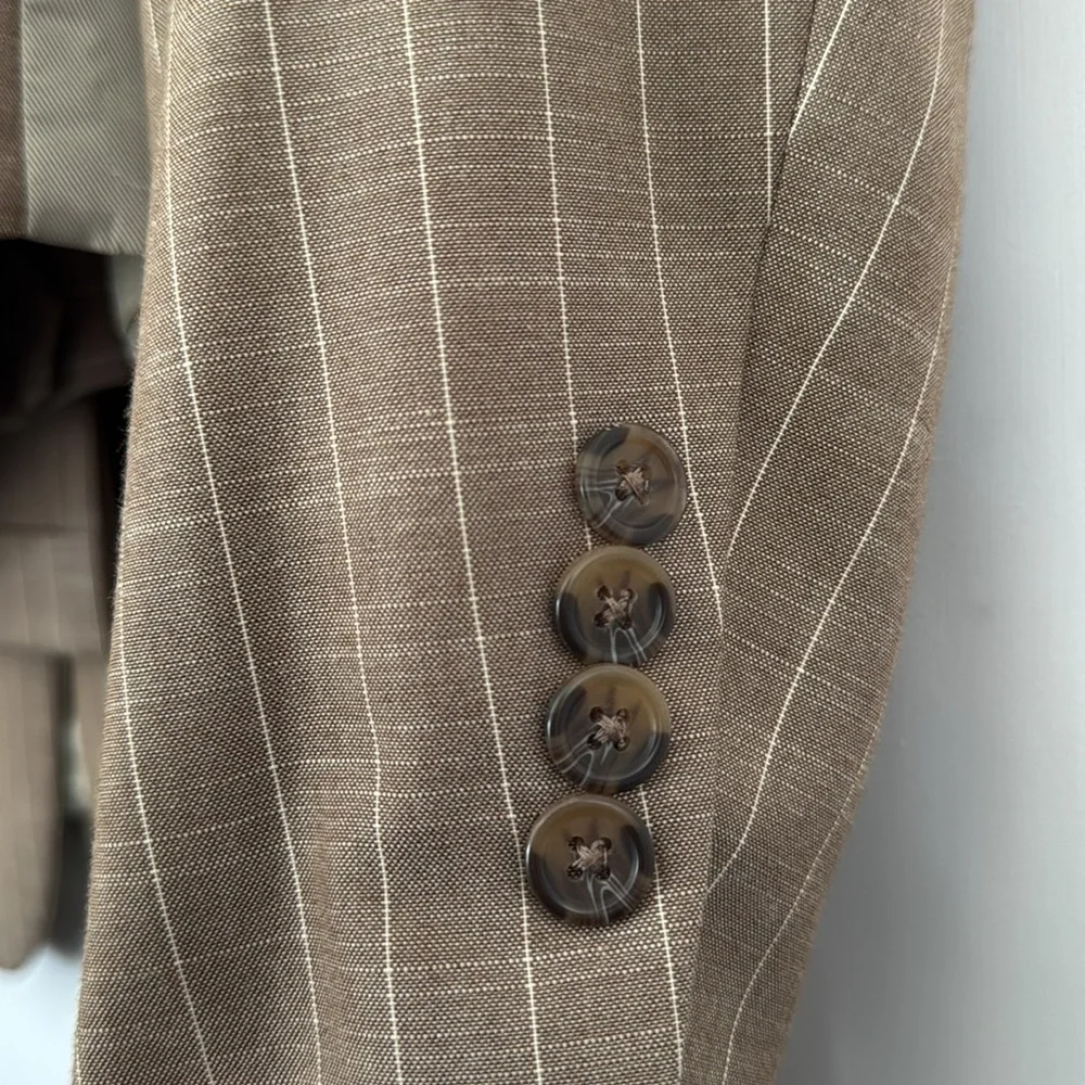 STEVE HARVEY CELEBRITY EDITION TAN STRIPED 3PC SUIT SIZE 44R/38R
